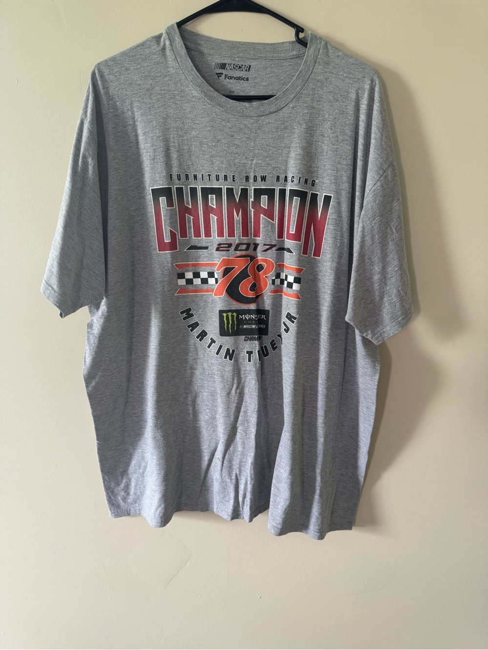 NASCAR Martin Truex Jr 2017 Champion T-Shirt 2XL Gray Fanatics Tee